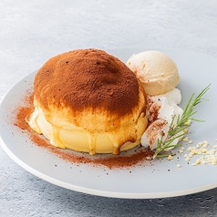 はちみつ仕立てのティラミスパンケーキ