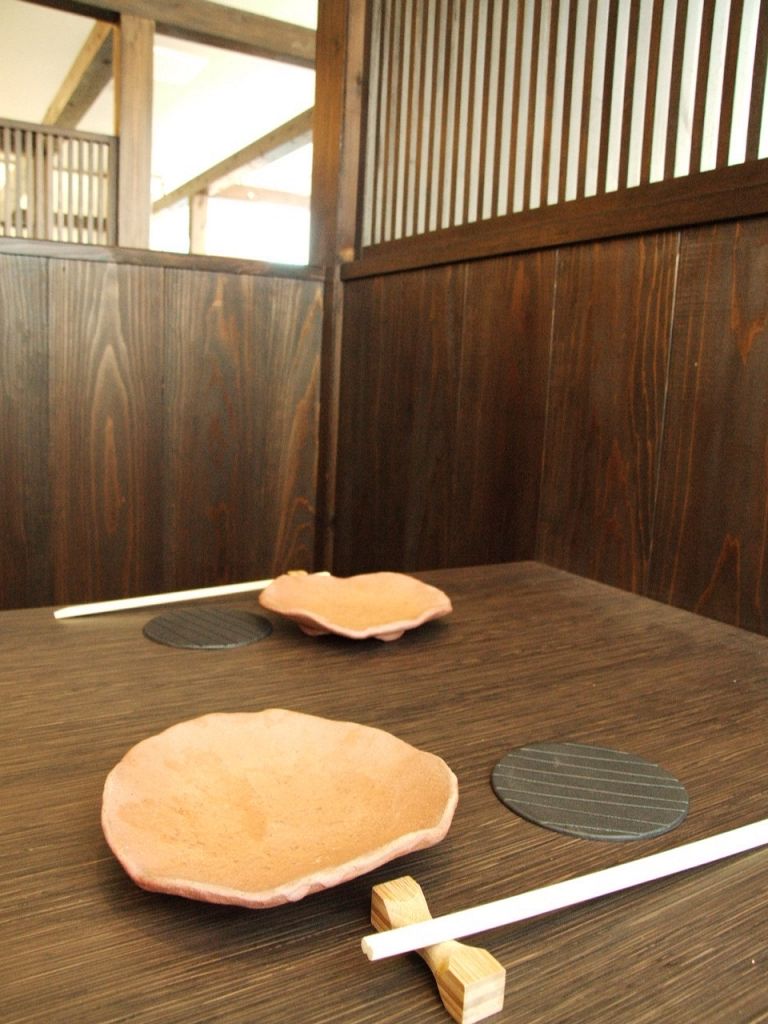 2人用テーブル席もあり。デート使いにも◎