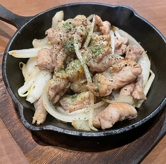 鶏のせせり鉄板焼き