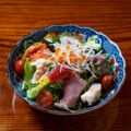 料理メニュー写真&nbsp;海鮮たっぷりサラダ