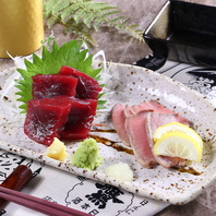 店内仕込みの牛タン・鯨の創作料理