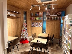 靴のままご利用いただける席になっております。それぞれの席を、合わせてご利用いただくことも可能ですので、お気軽にお問い合わせください。