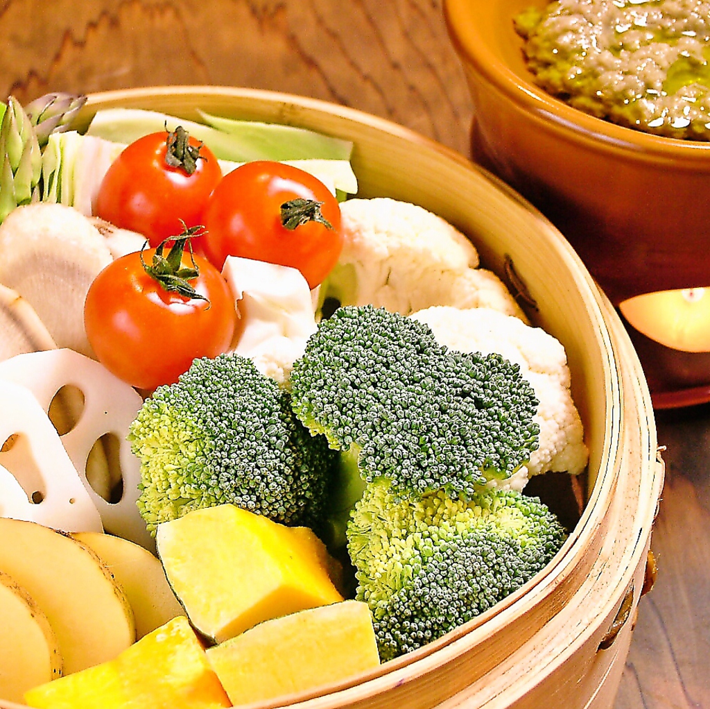 女性に人気！旬野菜が味わえる♪温野菜のバーニャーカウダ！野菜本来の味を閉じ込めたヘルシーな味♪