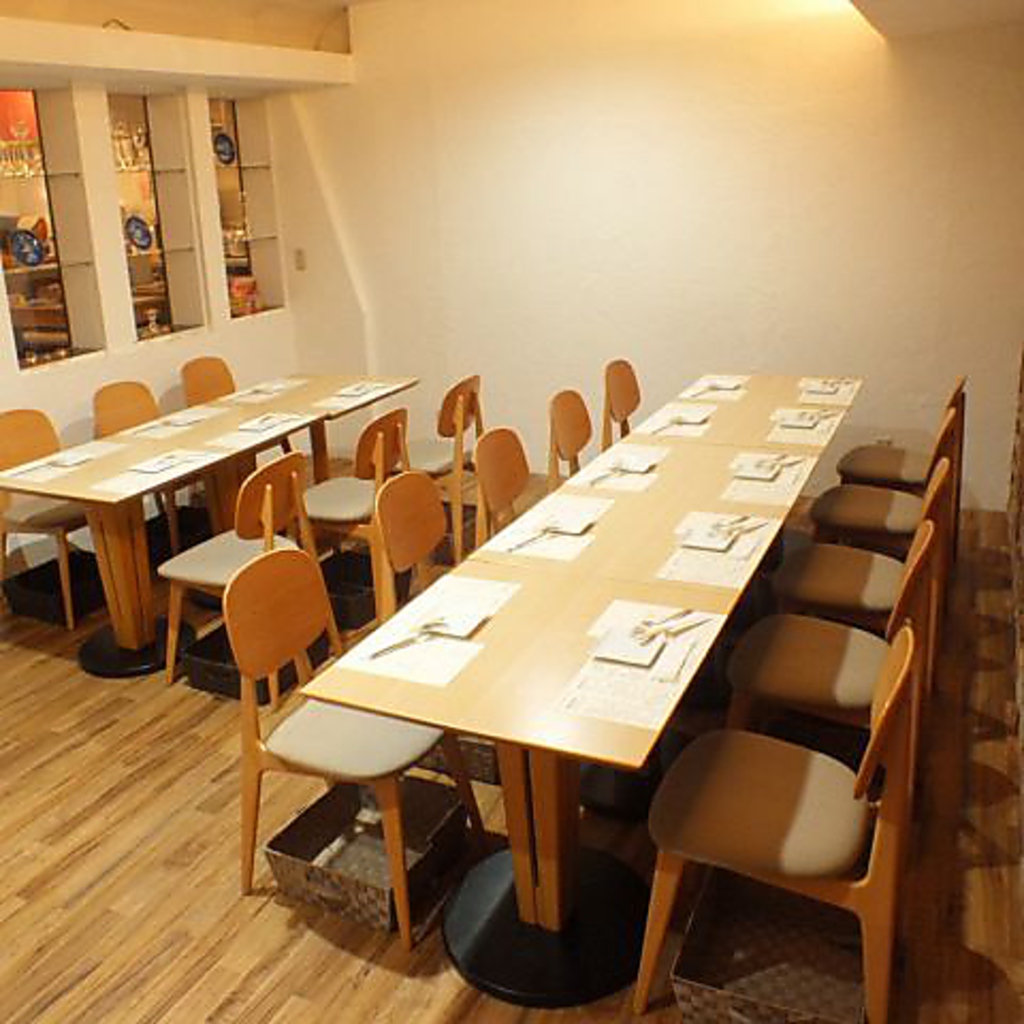 開放的な店内は大人数での貸切も可能。宴会だけでなくパーティーにも最適◎