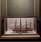 岡野ファームでは1/80の「日本丸」を提示してます。地元のTADAO　KOMATSUZAKIさんが1年かがりで作った帆船をお借りしています！