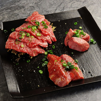 精肉店直送の厳選牛を仕入れ