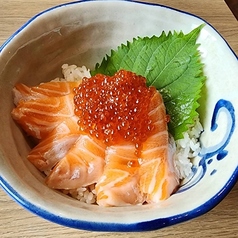 サーモンといくらの親子丼