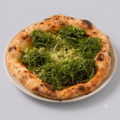料理メニュー写真&nbsp;山盛り大葉と溺れしらすのジェノベーゼピッツァ