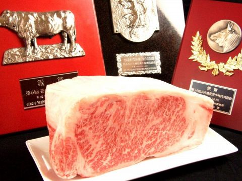 肉へのこだわりは横浜随一。極上の九州和牛を気取らず愉しめる納得の一軒！