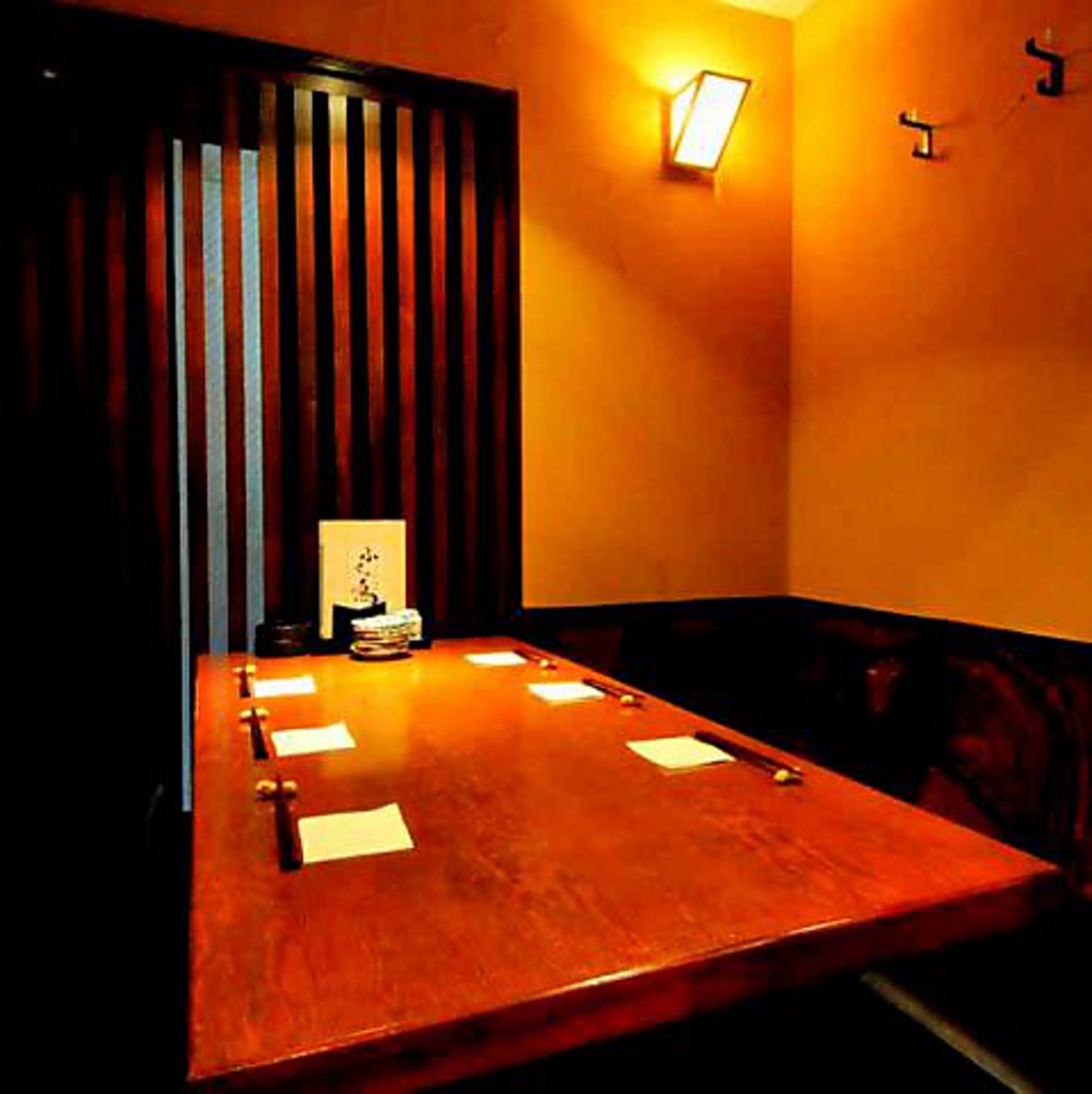 少人数でお疲れ様会に！！4～6名様の個室席アリ！周りを気にせずごゆるりとどうぞ！