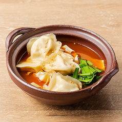 赤い炊き餃子