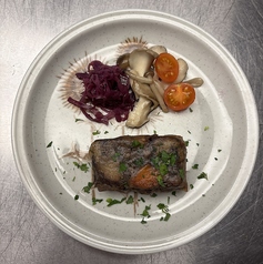 国産牛テールの赤ワイン煮込み パートフィロ包み