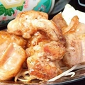 料理メニュー写真&nbsp;カドヤ自慢の鉄板ホルモンは人気No.1メニュー!