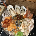 時価で豪華な海鮮を使った海鮮鍋もご注文可能です！お店までお問い合わせください！
