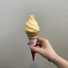 ソフトクリーム（練乳いちご//バニラ&チョコ）
