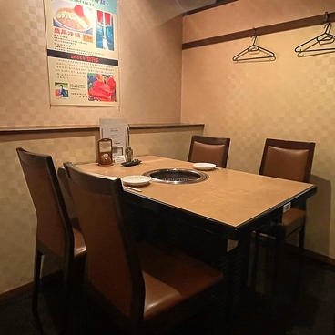 焼肉黒毛和牛 本場盛岡冷麺 学一 津田沼店の雰囲気1
