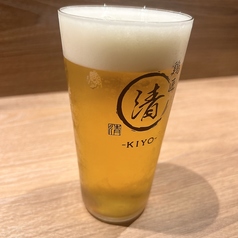 【一人飲みにも】焼き鳥や刺身と合わせてビールで乾杯