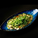 漁師直伝！大人気の「タコネギ」。水ダコに絡むごま油の香りが食欲をそそります