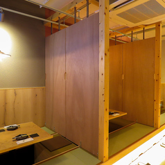 プライベート空間でお食事をお楽しみいただけるよう個室の御用もございます。様々なシーンでご利用いただけますのでお気軽にお問い合わせください！