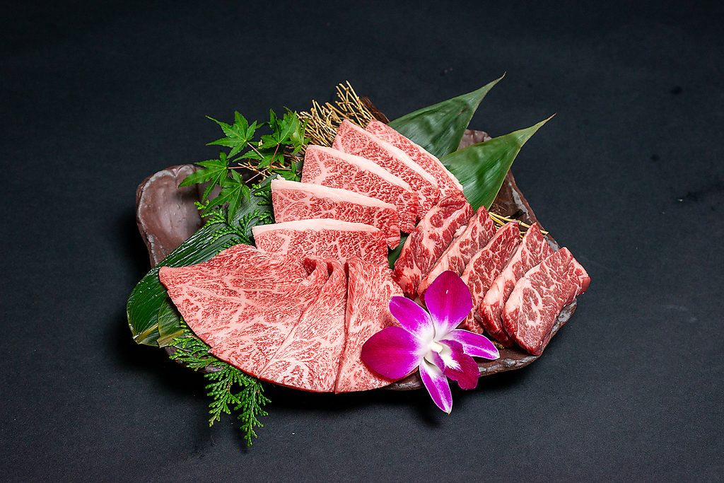 牛の膳盛り（上物のお肉を召し上がりたいそんな方にピッタリの盛り合わせ）
