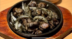 炭を使い匠の技が光る本格的な串焼き
