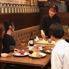 チーズと生はちみつ BeNe ベーネ 梅田NU茶屋町の雰囲気1