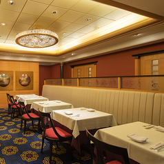 連結可能なテーブル席です。