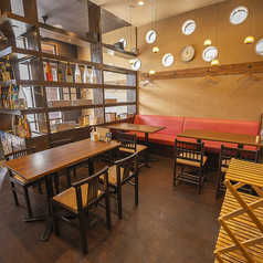 開放感あふれる広々とした店内は、最大30名様までの貸切利用に対応しております。大人数でのご宴会やパーティー、打ち上げなど、シーンに合わせた柔軟なレイアウト変更も可能です。周りを気にせず、仲間内だけで賑やかなひとときを過ごしませんか。ご予算や演出のご相談も承ります。ぜひお気軽にお問い合わせください。