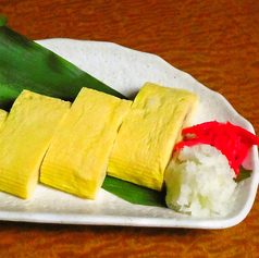 新鮮食材を使用した『自家製だしまき』は『草津酒場　見聞録』の人気料理！いつも熱々でふわふわー♪の写真