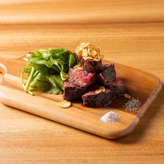 黒毛和牛炭火焼き