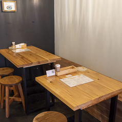 2名様から最大10名様までご利用いただけるテーブル席をご用意。