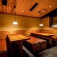 最大14名様までご利用頂ける半個室は、会社宴会や接待などのビジネスはもちろん、記念日誕生日などにも最適。新橋の中心とは思えない落ち着いた雰囲気が漂うプライベート感溢れる店内でごゆっくりお楽しみください。