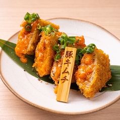 豚キムチとモッツァレラチーズのメンチカツレツ