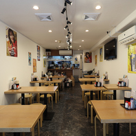 活気あふれる空間で心躍るひとときを♪