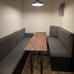 一番奥には6名掛けのお席も♪