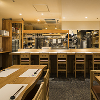 職人技を間近でご覧いただけるカウンター席