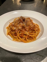 Amatriciana　Bucatini with Guanciale Onion and Cheese in TomatoSauce【アマトリチャーナブカティーニ】