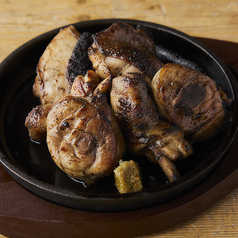 骨付き鶏もも肉 豪快炭焼き