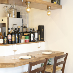 カウンター席は5席ご用意しております◎デート利用はもちろんお1人でのサク飲みにも最適です！