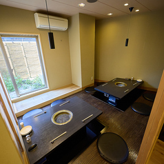 最大8名様までご利用いただけます！掘りごたつの個室をご用意★足を伸ばしゆったりとくつろぎながら、こだわりの料理や楽しい会話をお楽しみいただけます。プライベート感あり♪周囲を気にせずリラックスできます!特別で心温まる大切な人との思い出にどうぞ♪癒しのひとときをお過ごしください★心よりお待ちしております！