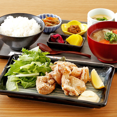 若鶏の唐揚げ定食（上セット）