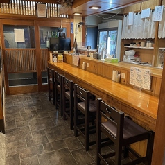 仕事帰りのサク飲みにぴったりなカウンター席は全5席！お酒やお料理を間近に楽しむことができます♪デートにもおすすめ☆