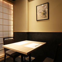 【完全個室】和の趣を感じる個室は、接待・会食など幅広いシーンにご利用いただけます。