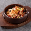 料理メニュー写真&nbsp;柔らかポークとお野菜のトマトチーズ焼き
