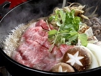 自家製の甘辛い割り下も自慢の『すき焼コース』