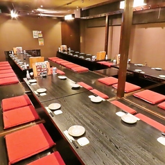 【20名様向け完全個室】ホっと一息つける掘りごたつ個室の数々が大人気。お得な飲み放題付きのご宴会コースはリーズナブルなコースから豪華内容のコースまで様々なシーンに合わせて豊富にご用意しております。各種ご宴会にぴったりな完全個室を多数ご用意しております◎ご予約・ご相談もお気軽にお問い合わせくださいませ。