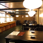 【人気の理由その５】少人数～利用できるテーブル席、カウンター席、座敷席など種類豊富なお席！！