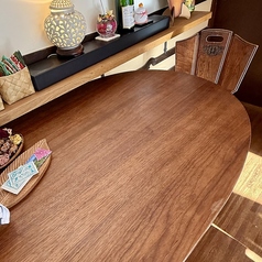 テーブル名　Maiゆったり広く使えるお一人用