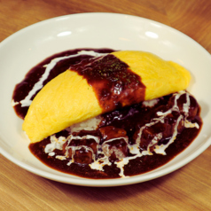 牛すじデミグラスオムライス（ミニサラダ＆スープ付き）