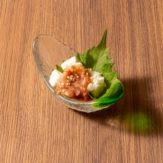 カツオ酒盗クリームチーズ